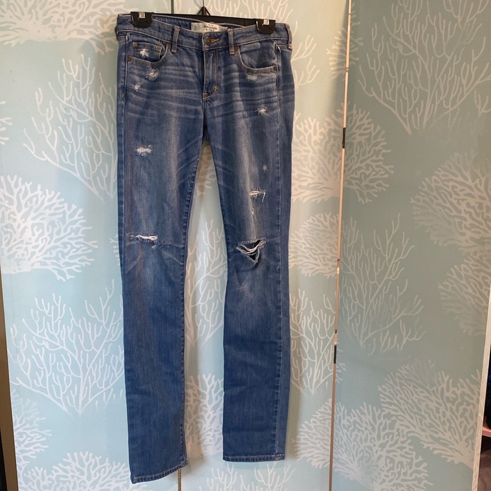 Abercrombie & Fitch Light Blue Distressed Skinny Jeans size 4L
